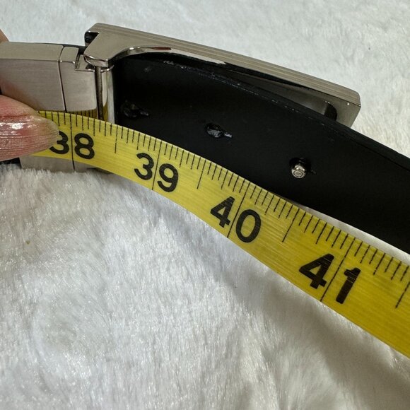 White & Black Guess Logo Leather Belt With Metal Buckle - Picture 5 of 6